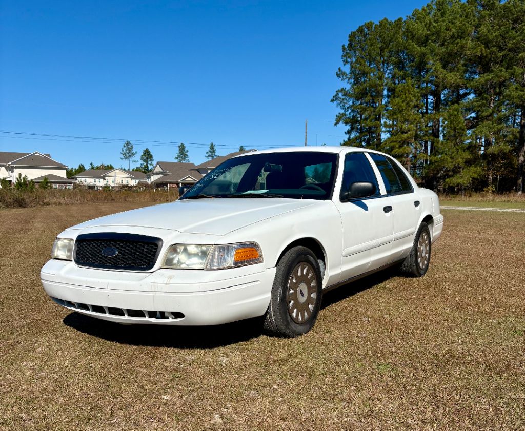 2005 Ford Crown Victoria's photo